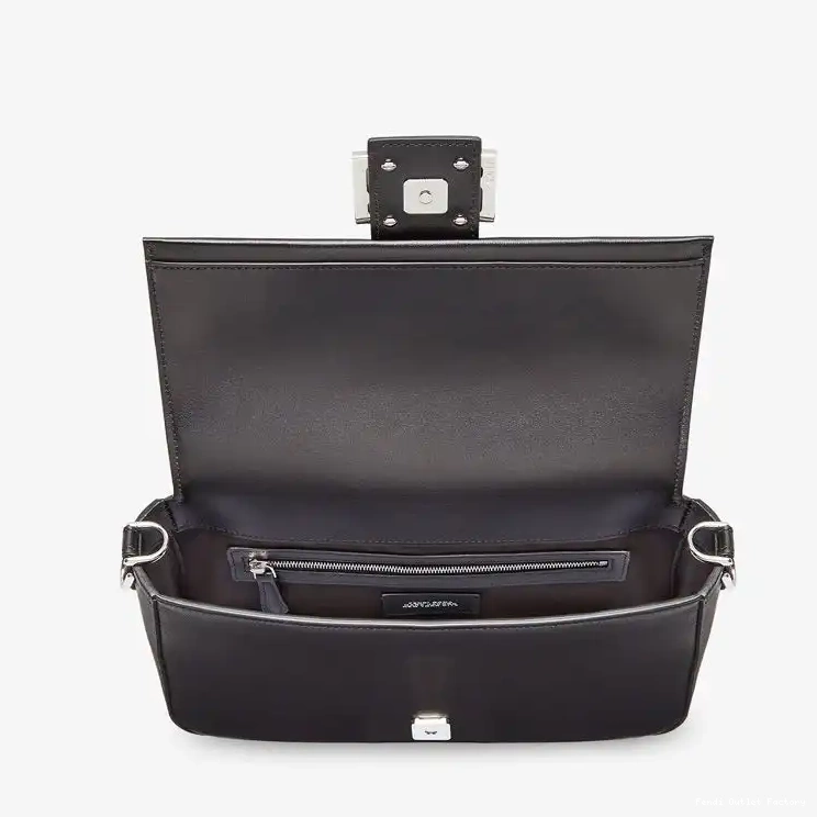 Affordable HOT In Leather Fendi Bag Black Baguette Baguette Nappa The Medium Motif 0628